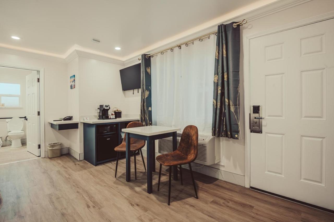 Blufftop Inn & Suites - Wharf/Restaurant District 모로베이 외부 사진