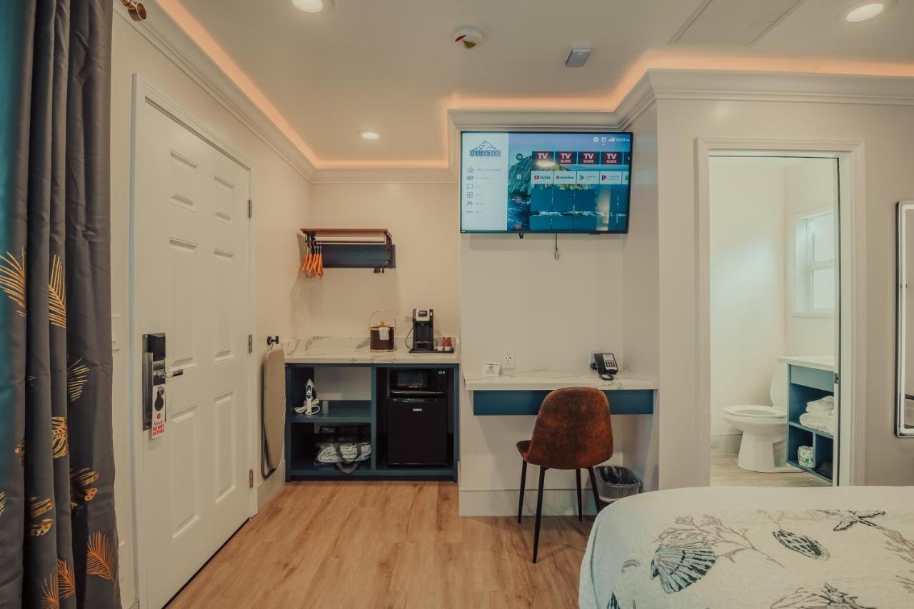 Blufftop Inn & Suites - Wharf/Restaurant District 모로베이 외부 사진